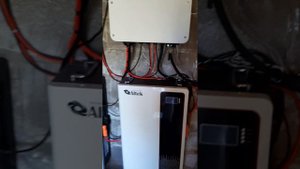 Работа солнечных панелей в жару. Солнечные панели после  крупного града.