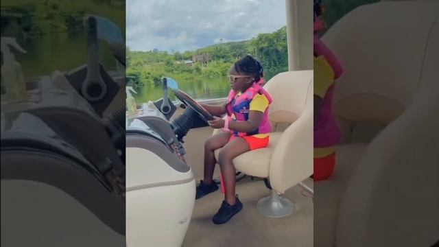 Stonebwoy’s Daughter Who Loves Driving Jidula Controlling A Boat