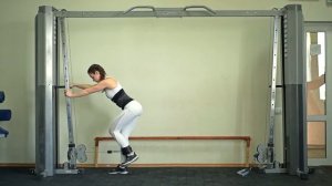 Махи ногой назад в кроссовере.