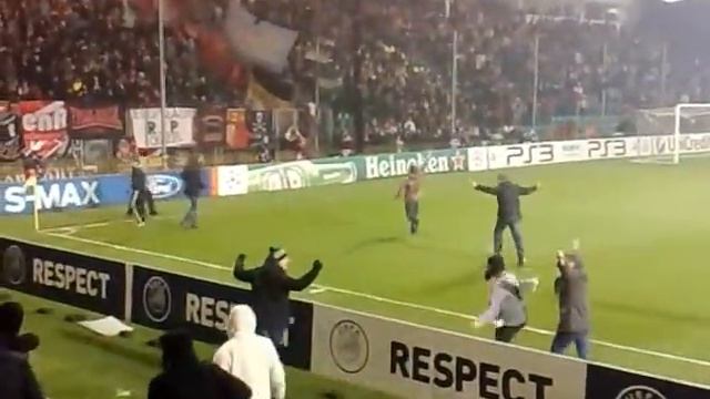 Zilina-Spartak Moscow Жилина - Спартак Москва FIGHT Spartak Hooligans Vs STEWARD