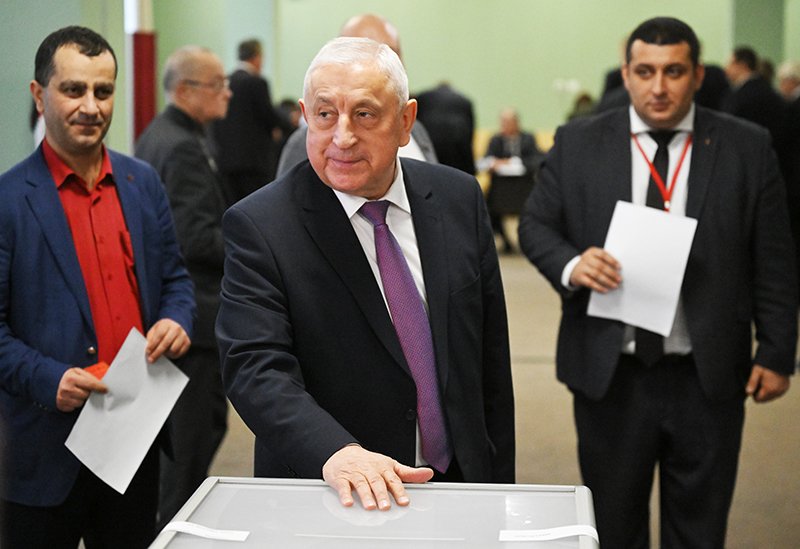 Зарегистрированные кандидаты в президенты ведут предвыборные кампании в регионах / События на ТВЦ