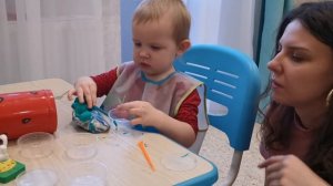 Интересное занятие для малышей с пластилином