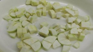 Куриная печень с кабачком в сметане