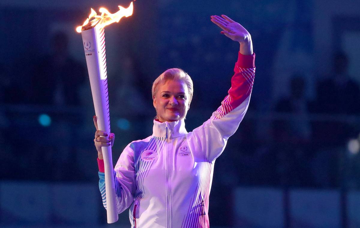 Светлана Хоркина Олимпийская чемпионка на брусьях