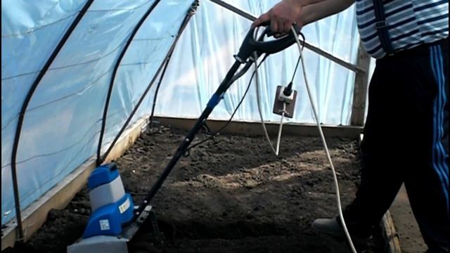 Электрокультиватор Lux-Tools E-BH 1000-45 | обработка почвы в теплице под высадку рассады смотреть онлайн