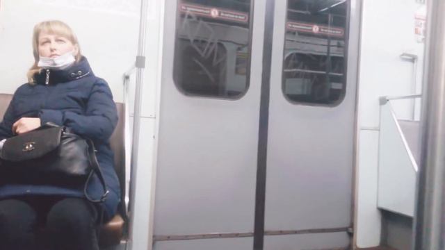 Самый короткий перегон "Комсомольская" - "Автозаводская"+бирюзовый пластик. Вагон 81-714.5М N-11052 смотреть онлайн