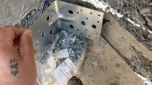 Крепление бруса к стенам гаража из арболита.