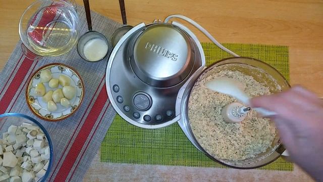 Острая и пряная заготовка из хрена и чеснока на зиму
