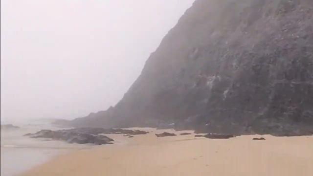 #portugal#villadebispo#algarve Край земли?пляж в тумане не помеха для серферов?♂️Вилла де Бишпу? смотреть онлайн