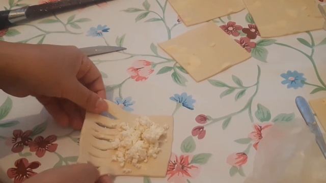 Слойка с творогом//рецепт из готового слоёного теста// смотреть онлайн