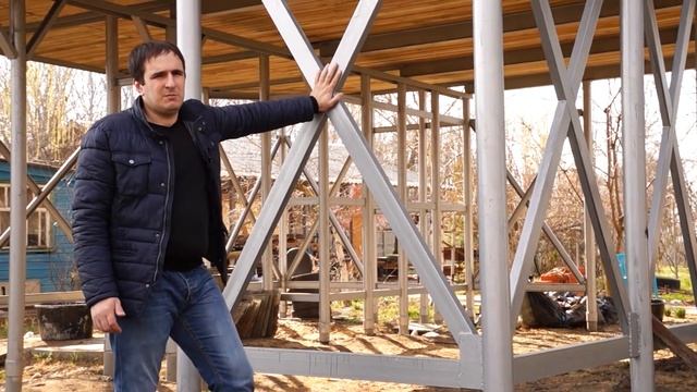 Свайно-винтовой фундамент с высотой цоколя более 3-х метров. ООО "СВ-Фундамент"