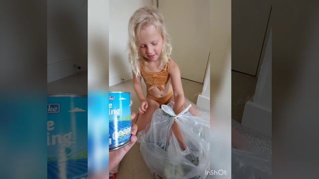 Мы в Великобритании 6-й день. Сегодня нам привезли продукты-помощь от Food Bank'а. Спасибо смотреть онлайн