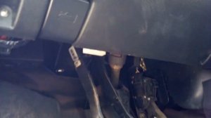 Место расположения OBD2 на Geely Emgrand