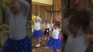 Танец на 8 марта, детский сад 1318