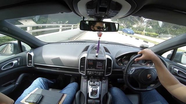 2011 Porsche Cayenne S 3.0 Hybrid - Quick Look and Review