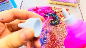 Rainbow - Mixing Makeup Eyeshadow Into Slime! / Слайм из косметики