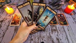 💯КТО ЗА МНОЙ СЛЕДИТ, НАБЛЮДАЕТ?👀МОЙ ТАЙНЫЙ ПОКЛОННИК?КТО В МЕНЯ ВЛЮБЛЁН?💕ГАДАНИЕ НА ТАРО 🔮