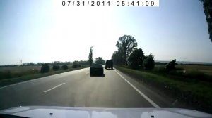 Опасный обгон на трассе.