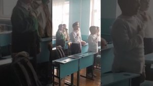 Как нужно петь гимн в школе