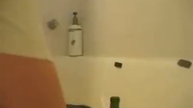 814-Как порезать бутылку без инструментов-2 смотреть онлайн