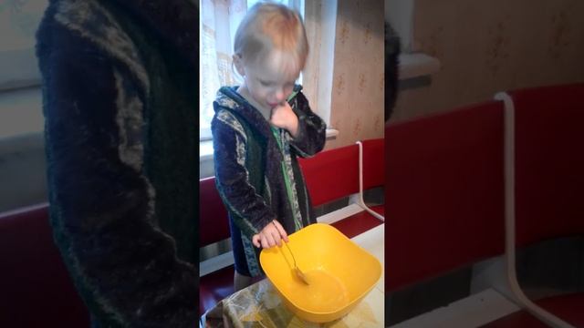 Даша печет пирог смотреть онлайн