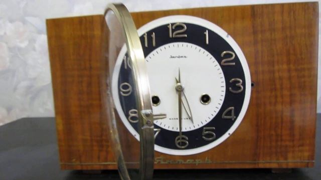 Часы настольные каминные с боем Янтарь смотреть онлайн