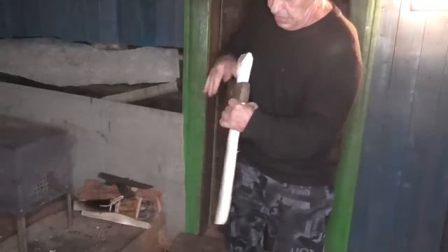 Насадить топор без клиньев .Просто и надёжно смотреть онлайн