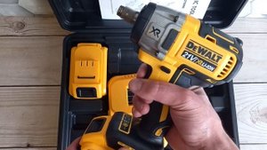 Гайковёрт винтовёрт ударный девалт  аккумуляторный бесщеточный. Аналог DEWALT