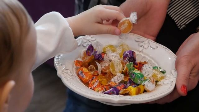 Дети и сладкое: Первое знакомство