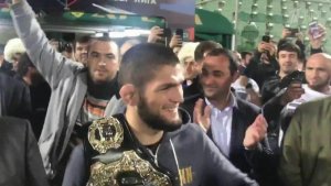 В Дагестане как национального героя встречали Хабиба Нурмагомедова