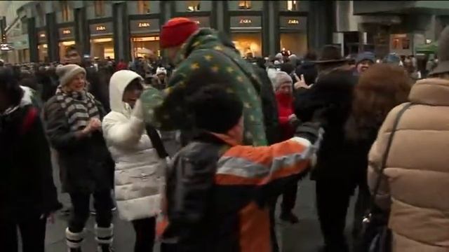 Božični Dunaj Joga smeha-Laughter Yoga session in christmas Vienna смотреть онлайн