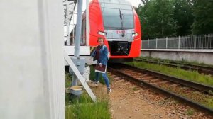 ЭЛЕКТРОПОЕЗД ЭС2Г 019 "Ласточка" на ст. Старый Петергоф