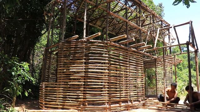 Постройка современного дома из бамбука
