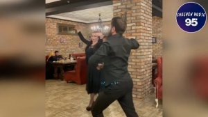 ВОТ ЭТО ТАНЕЦ ШОВДА ДАМАЕВА ТАНЦУЕТ С ДЖИГИТОМ