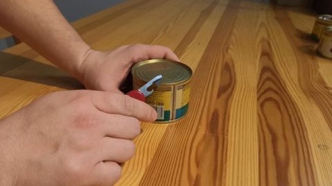 Самый быстрый способ открыть консервы! Как пользоваться консервным ножом Victorinox