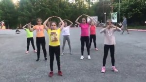 ???Танец под песню Я БАНАН.