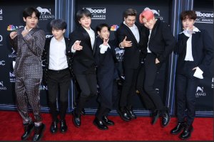 BTS демонстрируют свои  актерские способности , которые  заставят вас смеяться ...