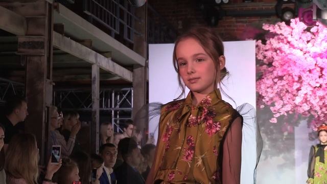 RUSSIAN FASHION SHOW 2020 Модная коллекция TIXI.mp4