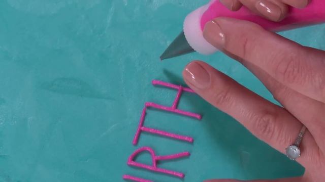 Piping Perfect Lettering on Cakes (Block & Script) | Buttercream Tutorial with Lauren Bozich смотреть онлайн