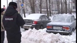 В Заволжье убирают авто, брошенных вдоль проезжей части и мешающих уборке дорог