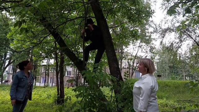 Подарок от родителей 5 школы г.Котельнич выпускникам 2023. Детективы смотреть онлайн