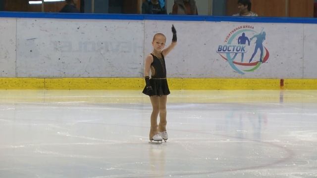 Евангелина Каличкина, 5 лет. Юный фигурист. Evangelina Kalichkina, 5 years old.