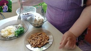 Салат из фасоли с рыбными консервами.Проще не бывает?