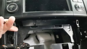 Mercedes-Benz ML (W164) Radio Removal