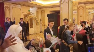 ГУЛДАСТА ДОДАНИ АРУСУ ДОМОД БА МОРДАРҶОНҲО ДАР СУРУДИ МОДАРИ УСТОД ХАЙРИДДИН БОЗОР ТАМОШОВУ ОБУНА