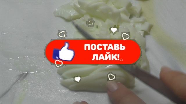 Пикантная заправка для салата из свежей капусты, огурца, редиса и вареного яйца