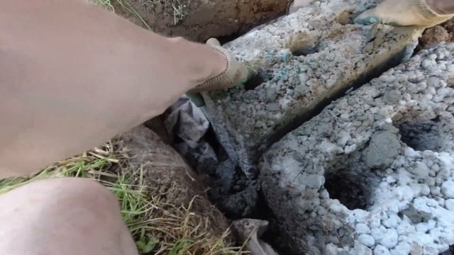 Как поднять сарай и заменить столбчатый фундамент.