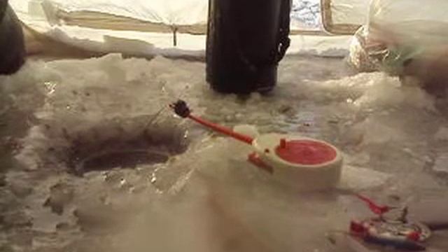 НЕРЕАЛЬНЫЙ клев окуня.Зимняя рыбалка.Окунь.Влог от 15.12 .2017г.5е д. смотреть онлайн