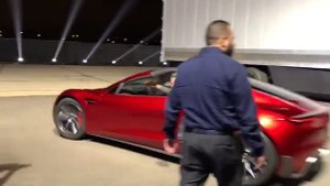 Tesla Roadster разгон до 100 км/ч за 1,9 секунды!