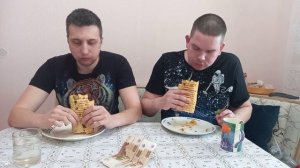 заруба по поеданию большой шаурмы весом 700 грамм
